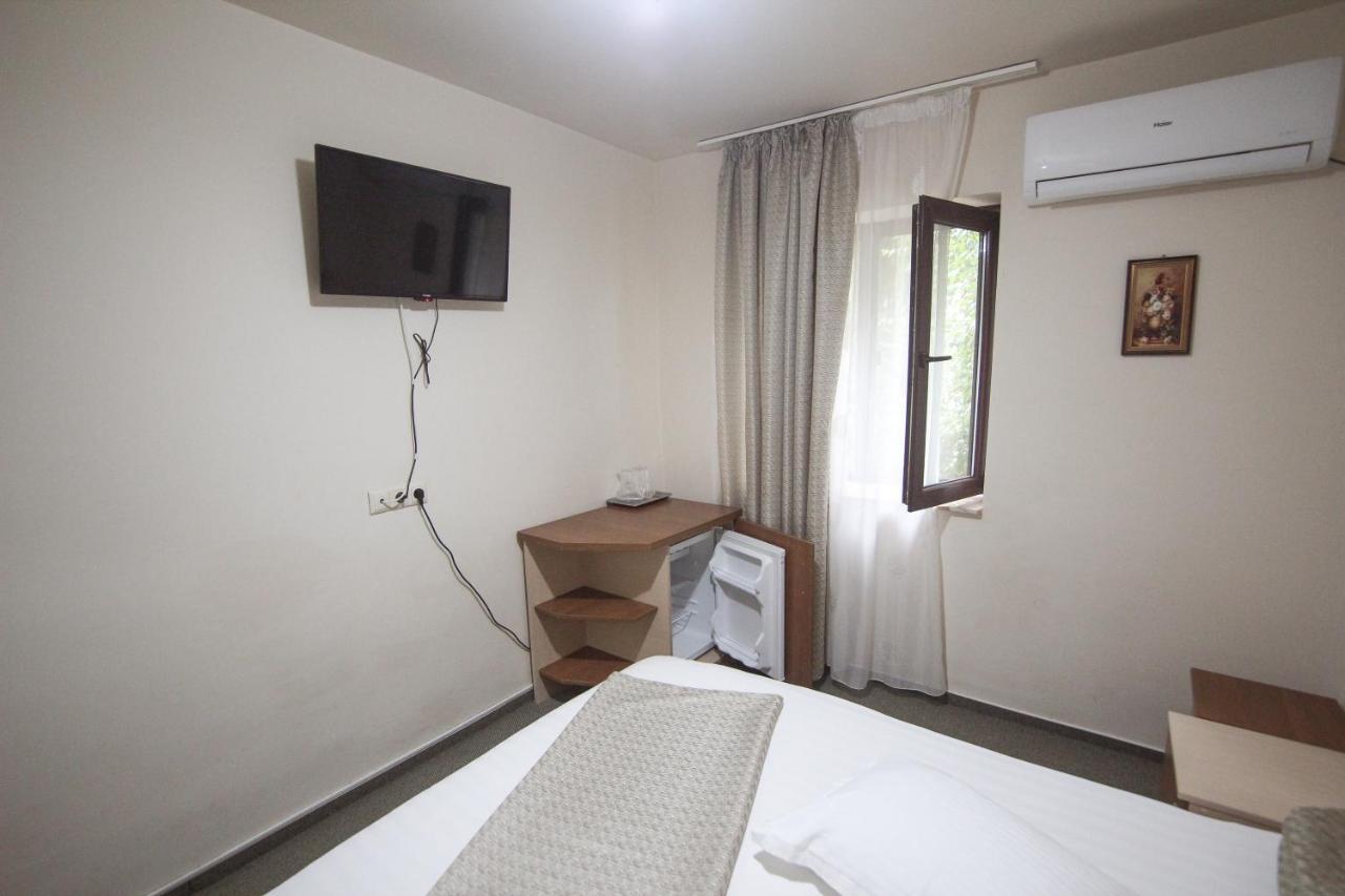 Teju Hotels Slanic Exterior photo