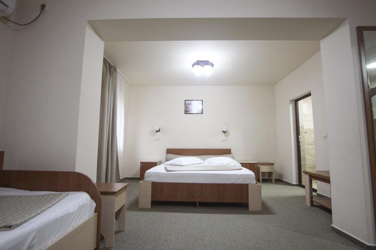 Teju Hotels Slanic Exterior photo